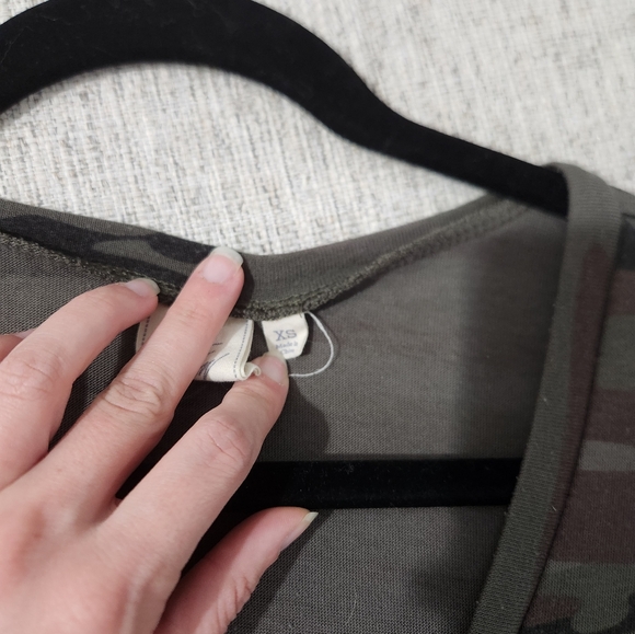 Tee - Picture 5 of 5